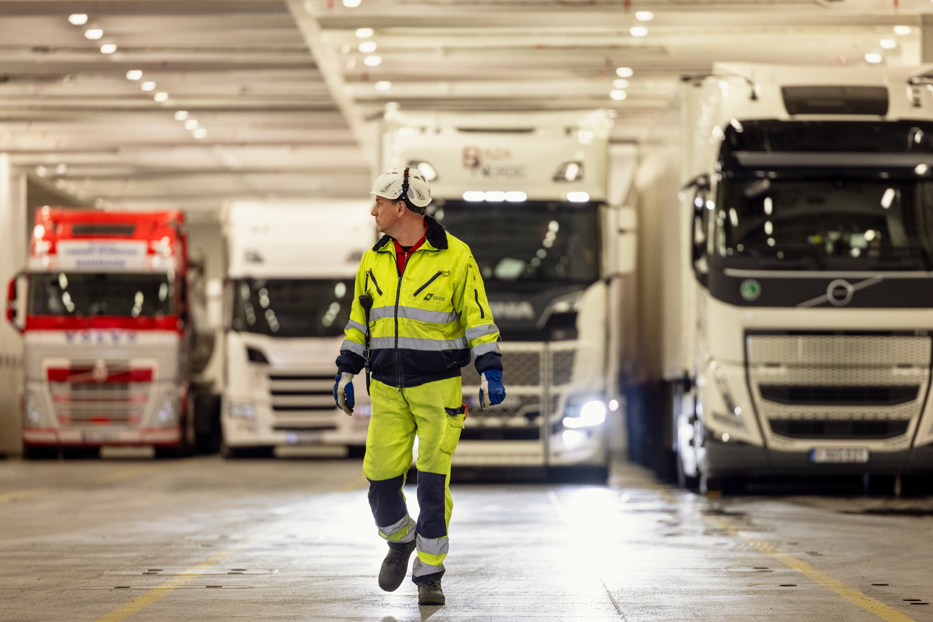DFDS worker inside a warehouse