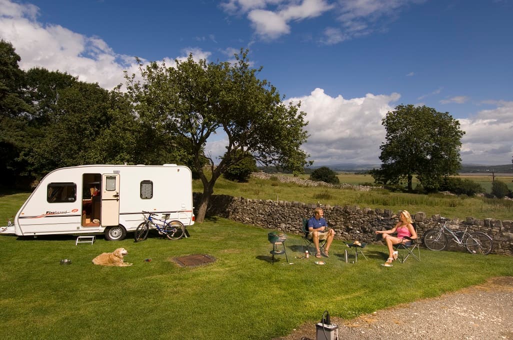 buitenbarbecue voor de caravan