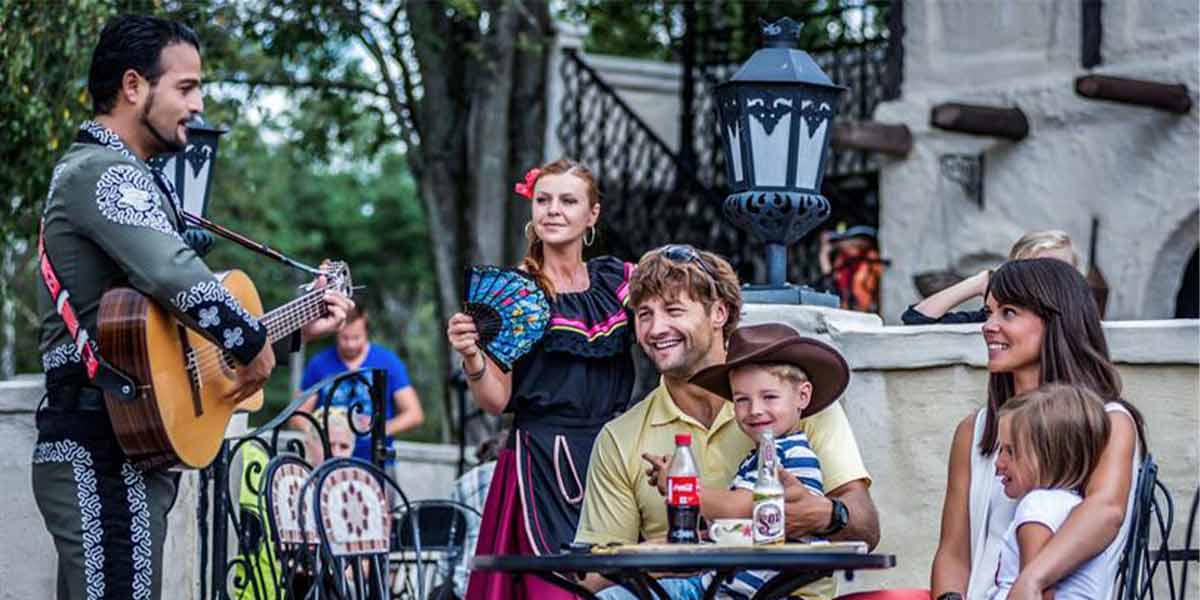Family enjoying the music at High Chaparral Park