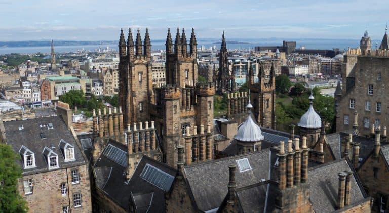 ScotlandSummer 8 EndinbrughCastle-768x421