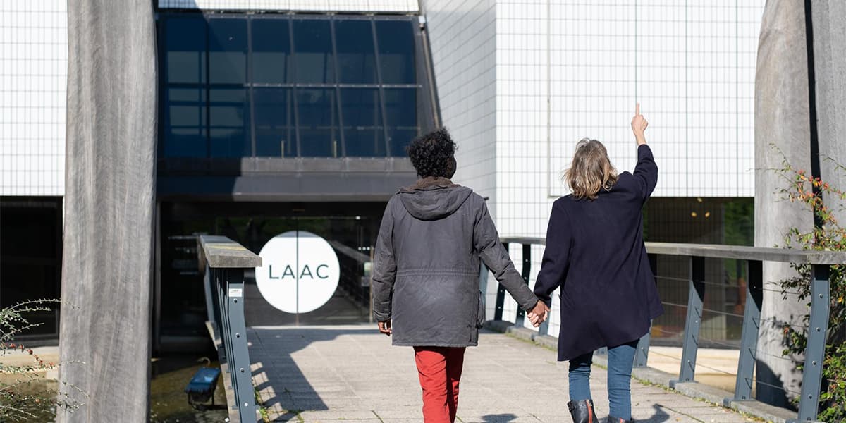 Couple going to LAAC, Dunkirk