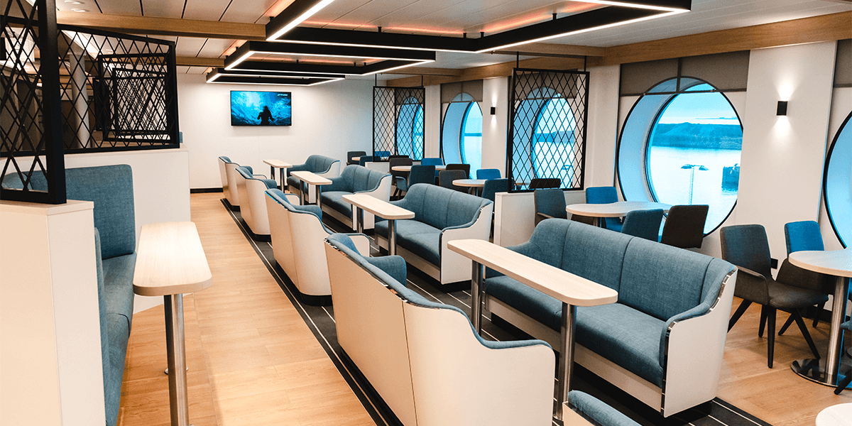 Space Charter Web Hero