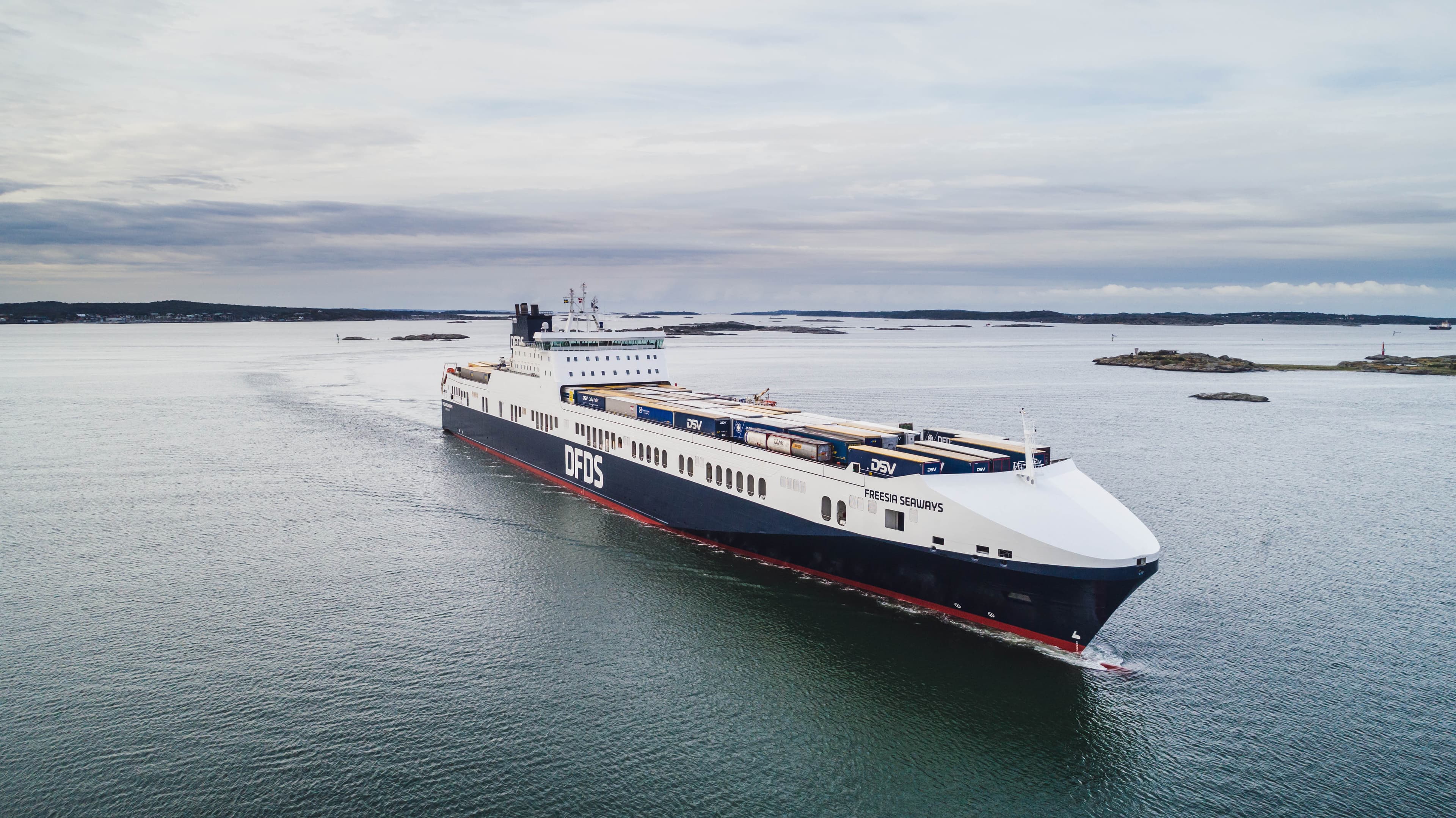 DFDS Freight Shipping vessel Freesia Seaways en route