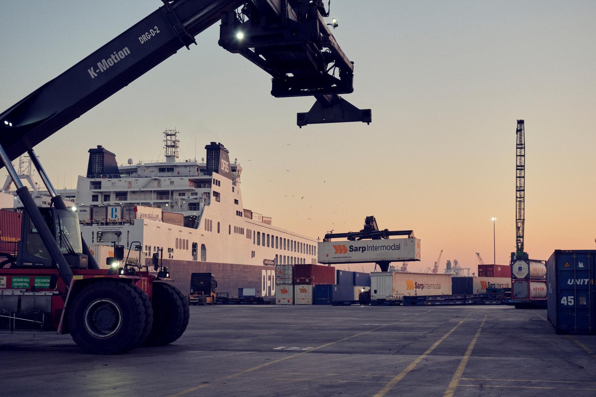 A featured article picture for the news article Waves of Talent launch at Pundik Terminal Turkiye 1920x1000 AHV