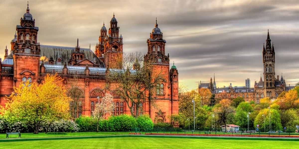 Beautiful castle in Glasgow, Scotland